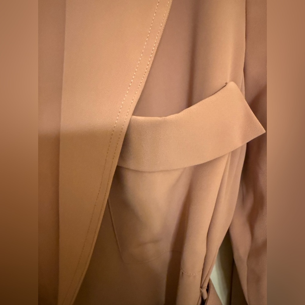 DKNY Women's Blazer in Soft Tan - Picture 7 of 9